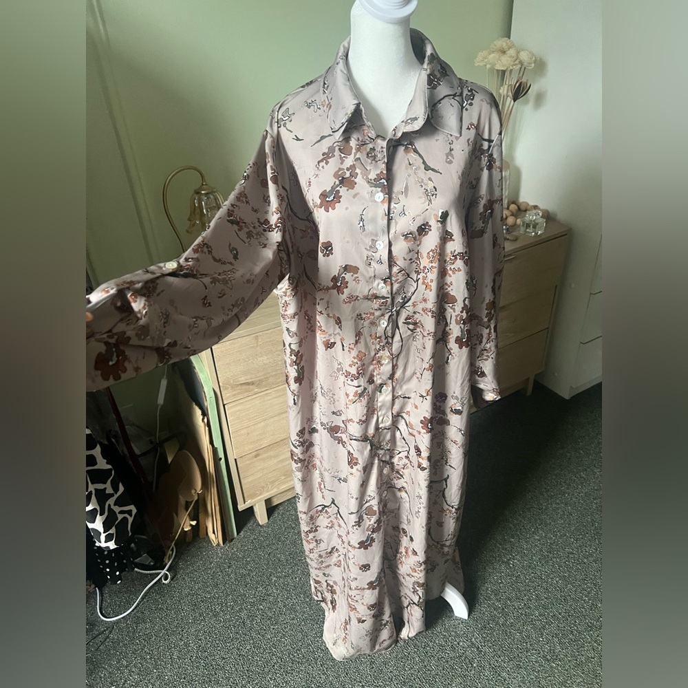 Autumnal Print Modest Maxi Button Down Relaxed Fit Long-Sleeve Satin Dress Sz XL - Picture 10 of 16